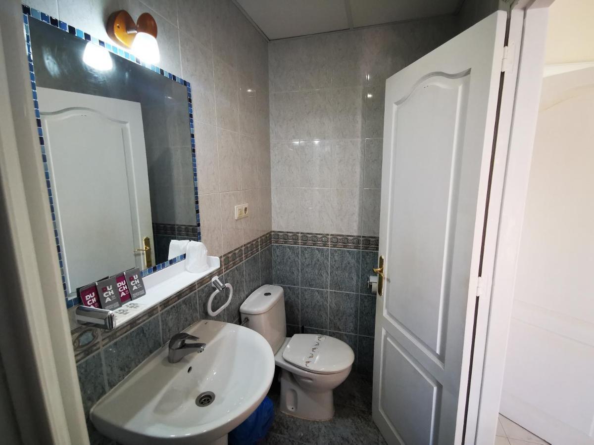 Hostal Marazul Нерха Экстерьер фото